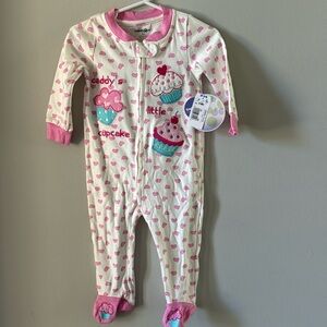 NWT BabiesRUs Zippered Footie Heart Pajamas size 9months